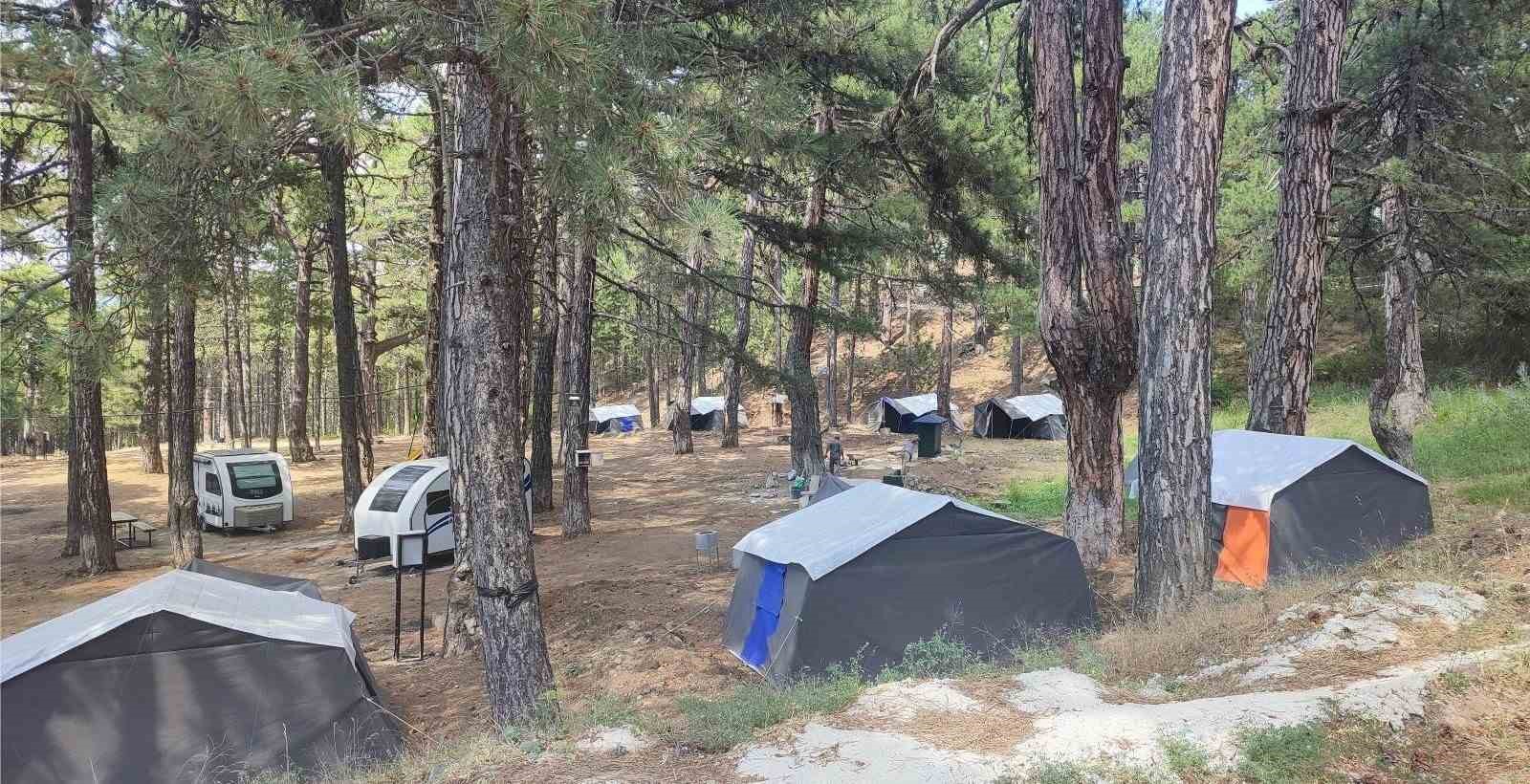 Murat Dağında doğayla iç içe tatil, Kıcıroğlu yaylası çadır kampı hizmete açıldı