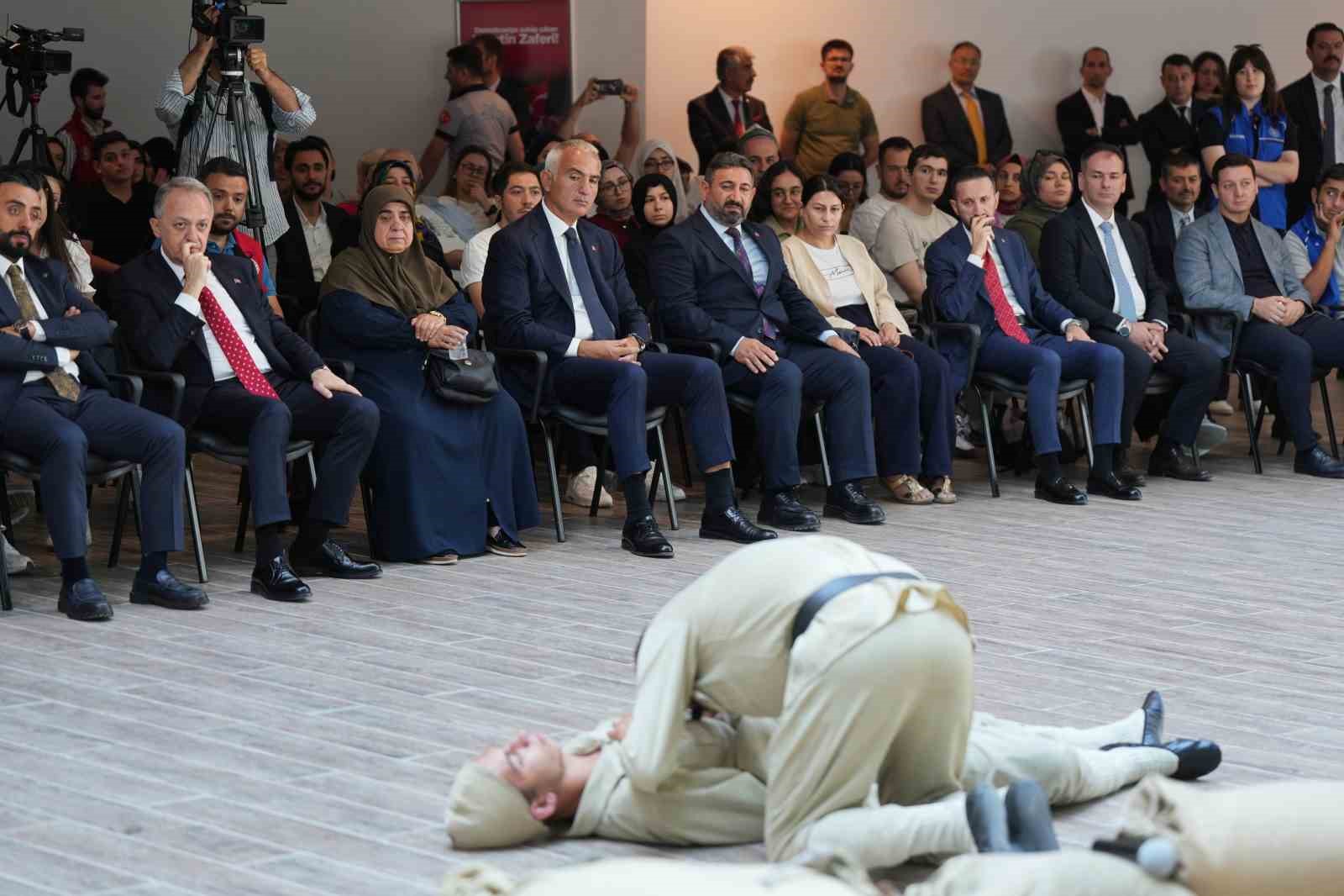 Bakan Ersoy: "T&uuml;rk milletinin iradesini yok sayanların kaybetmeye mahkum olduklarını o gece yeniden g&ouml;sterdik"
