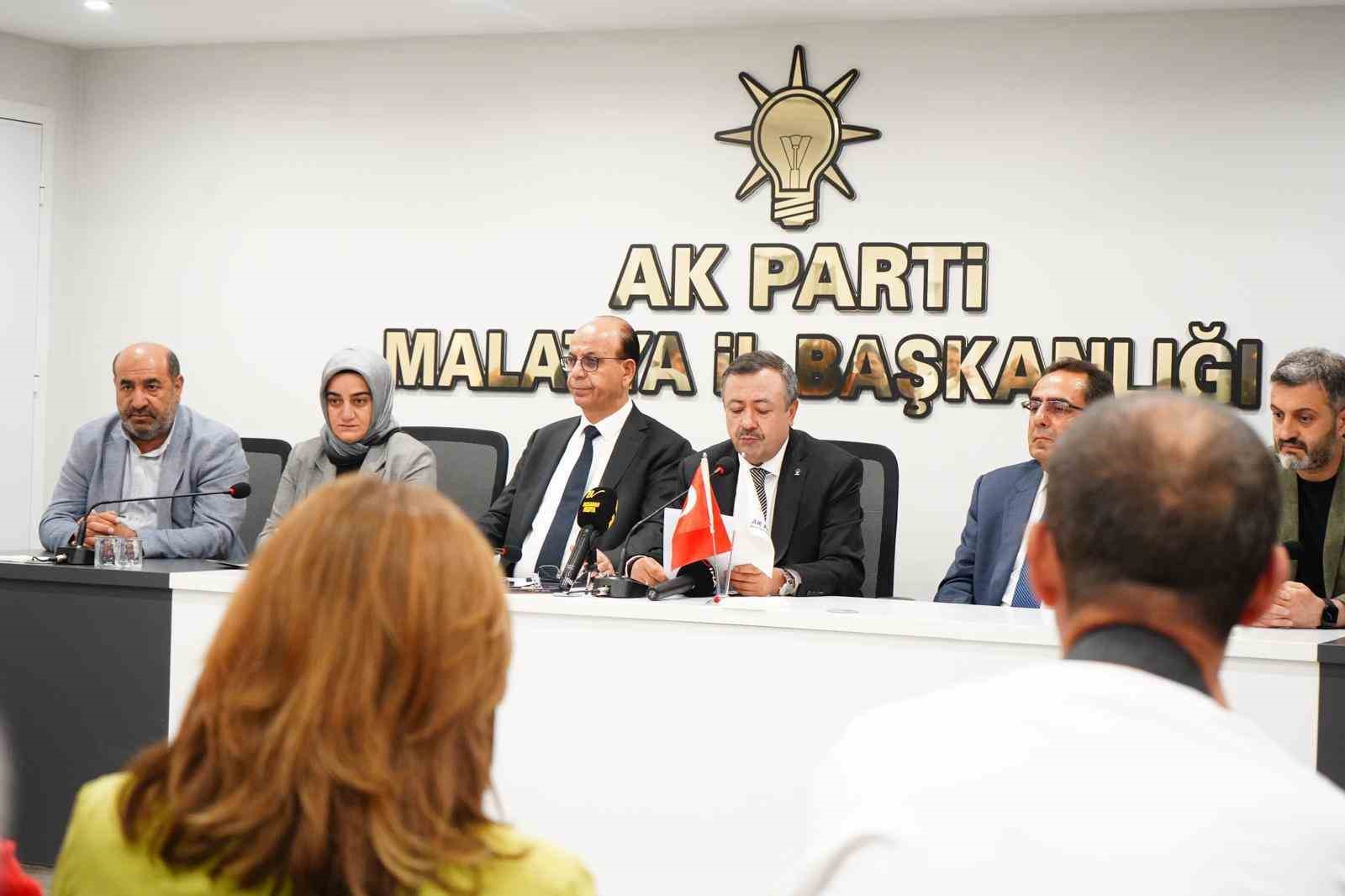 AK Partili Bakan&rsquo;dan ter&ouml;rs&uuml;z T&uuml;rkiye a&ccedil;ıklaması: "Tarihi bir eşiğe tanıklık ediyoruz"
