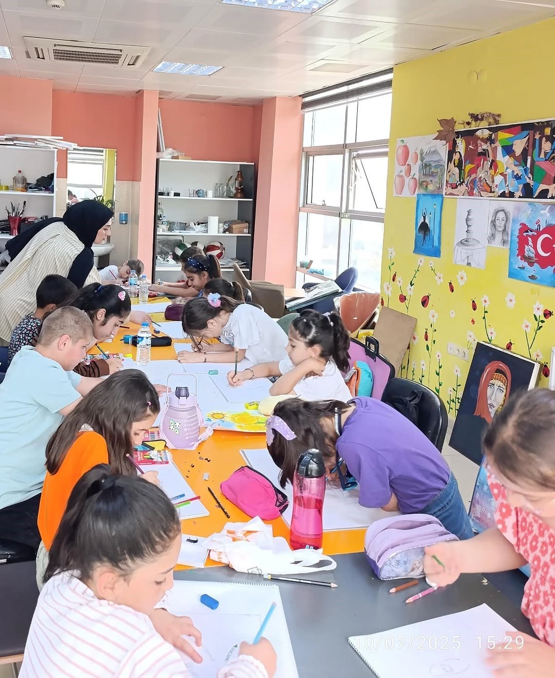 Doğubayazıt&rsquo;ta hayal g&uuml;c&uuml;n&uuml; renklerle buluştur etkinliği
