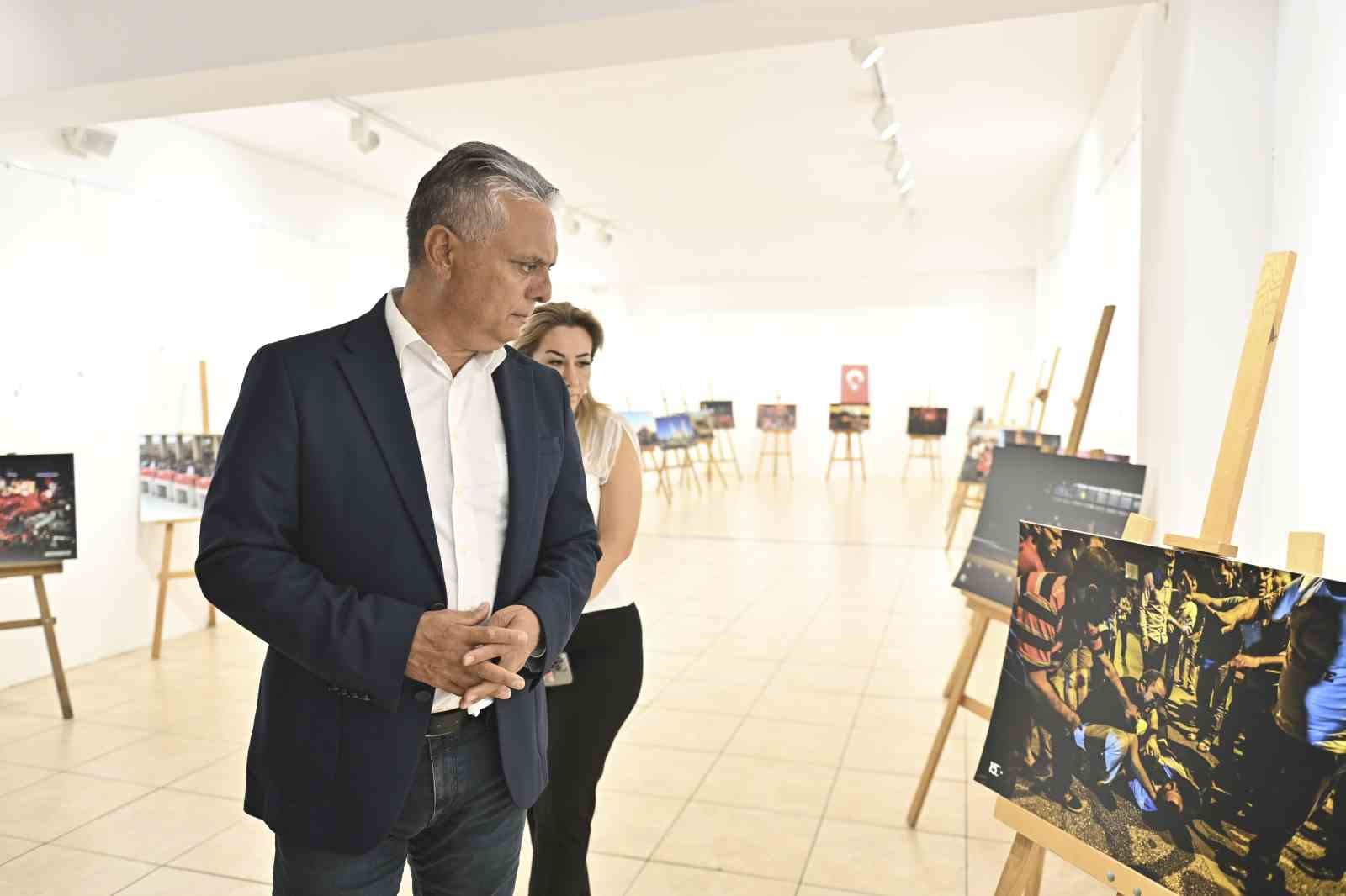Muratpaşa’da 15 Temmuz anısına fotoğraf sergisi