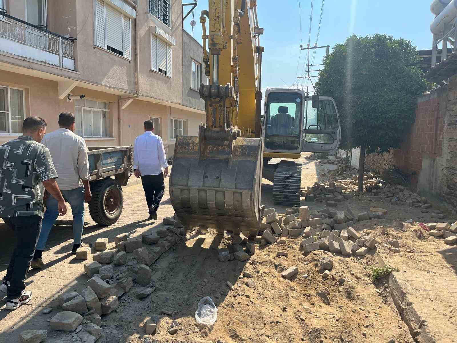 Yenipazar’da yol ve kaldırım çalışmaları devam ediyor
