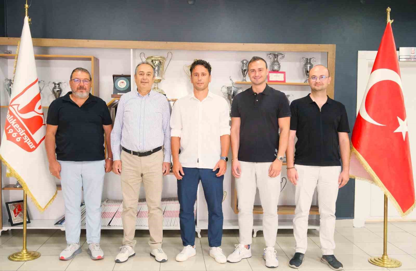 Balıkesirspor, Teknik Direktör Cem Kavçak ile sözleşme imzaladı