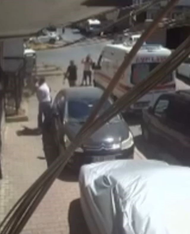 Esenyurt’ta iki ailenin gürültü kavgasında ortalık karıştı