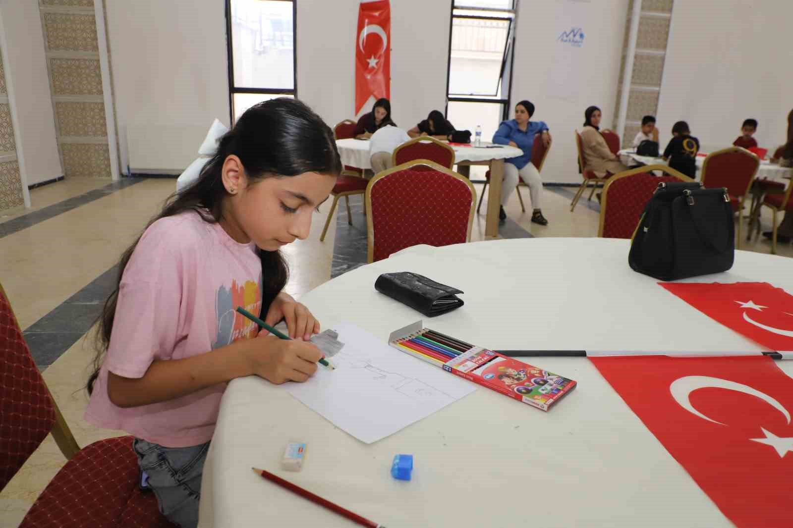 Hakkari&rsquo;de 15 Temmuz temalı "Resim ve Mektup" yarışması
