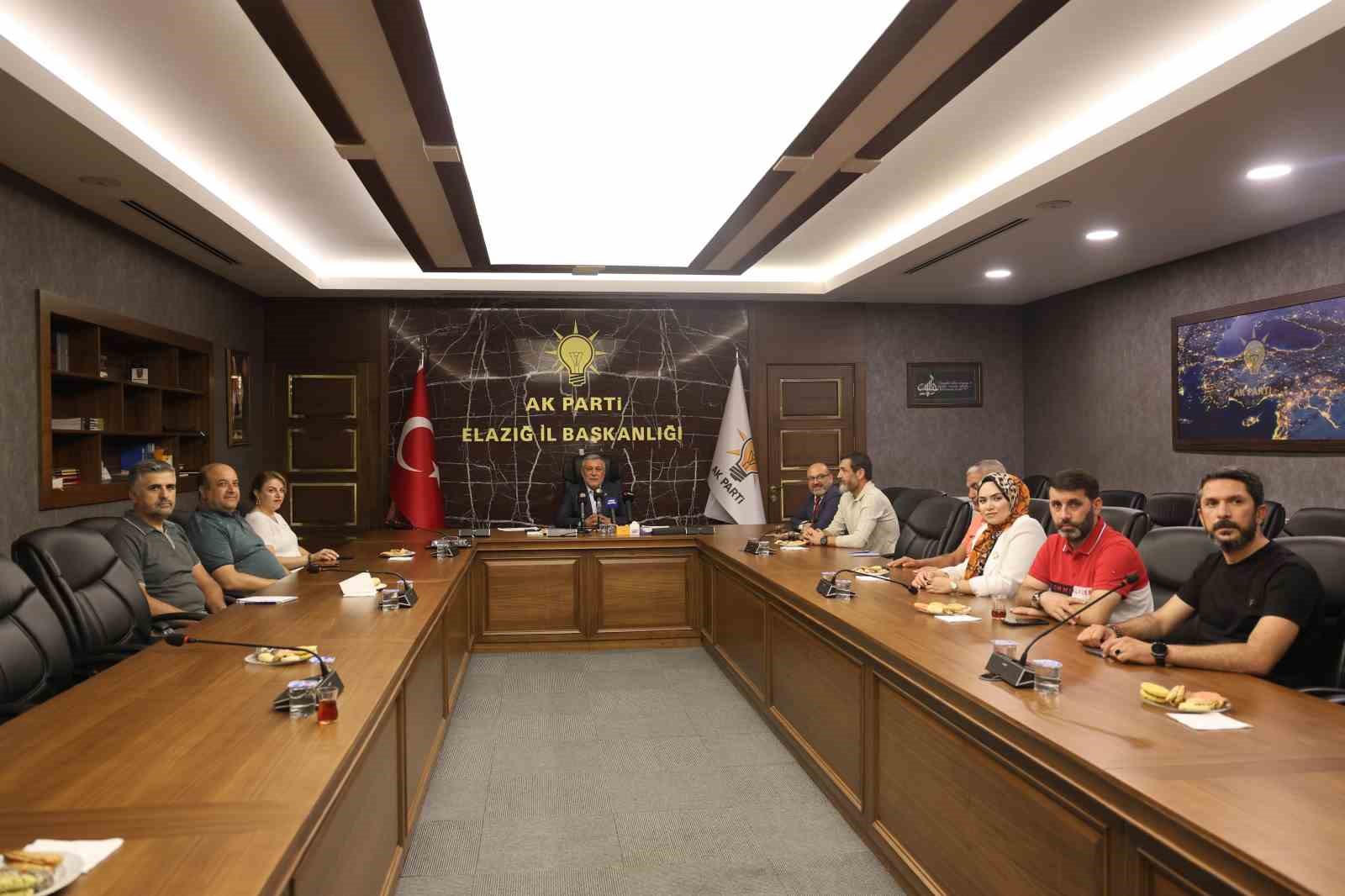 AK Parti İl Başkanı Yıldırım: "Türkiye yüzyılının başarıya ulaşmasının önündeki en önemli engellerden biri daha kaldırıldı"