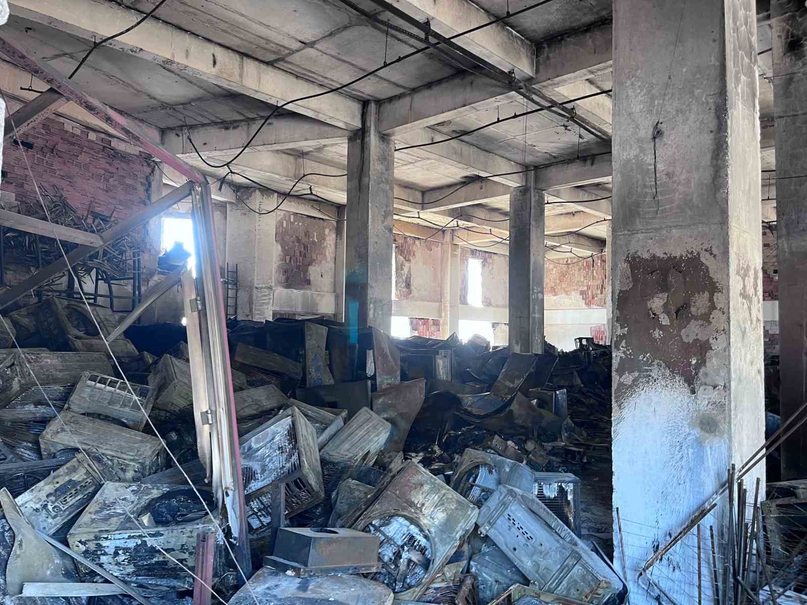 Yangından etkilenen Otokent, enkaz halde yardım bekliyor