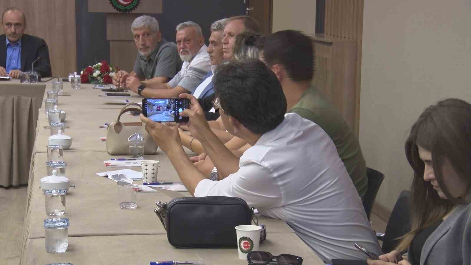 HAK-İŞ Genel Başkanı Arslan: &quot;Toplu iş sözleşmesi sürecini havada olan uçak olarak değerlendiriyoruz&quot;