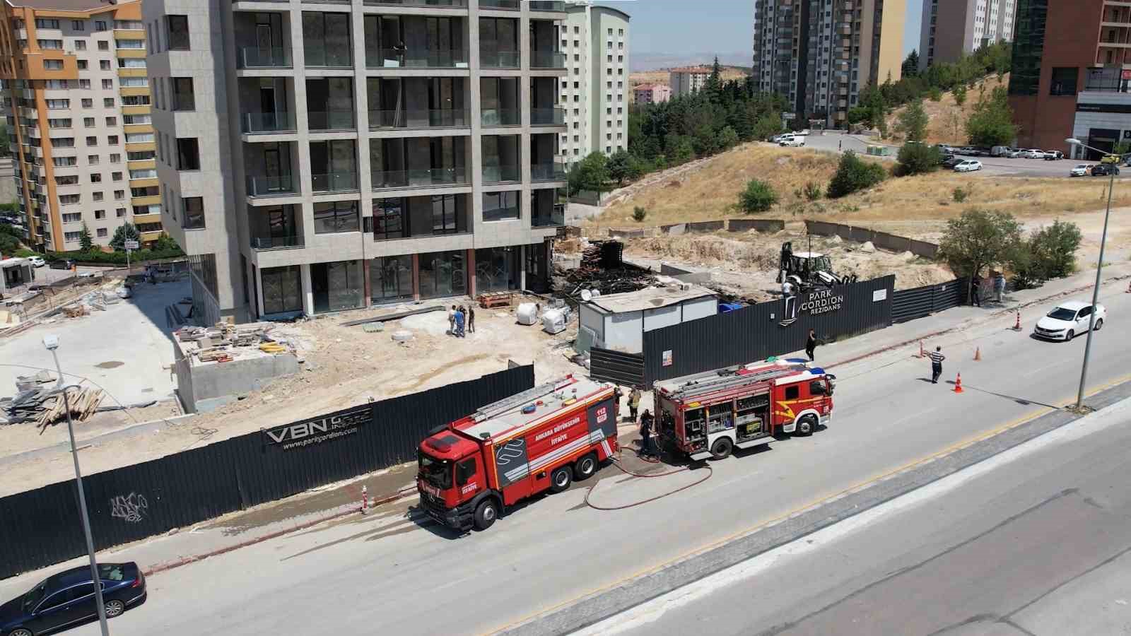 Ankara’da inşaat yangını paniğe neden oldu
