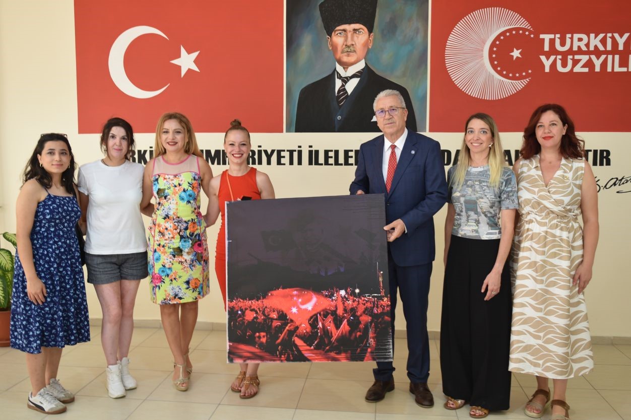 Ege Üniversitesi’nde "15 Temmuz Demokrasi ve Milli Birlik: Zaferin Adı Türkiye" sergisi
