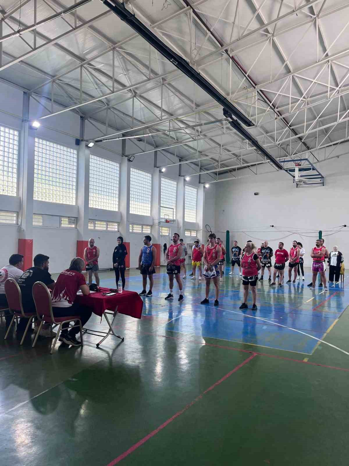 Manisa&rsquo;da 2. Kademe Muaythai Antren&ouml;rl&uuml;k Kursu tamamlandı
