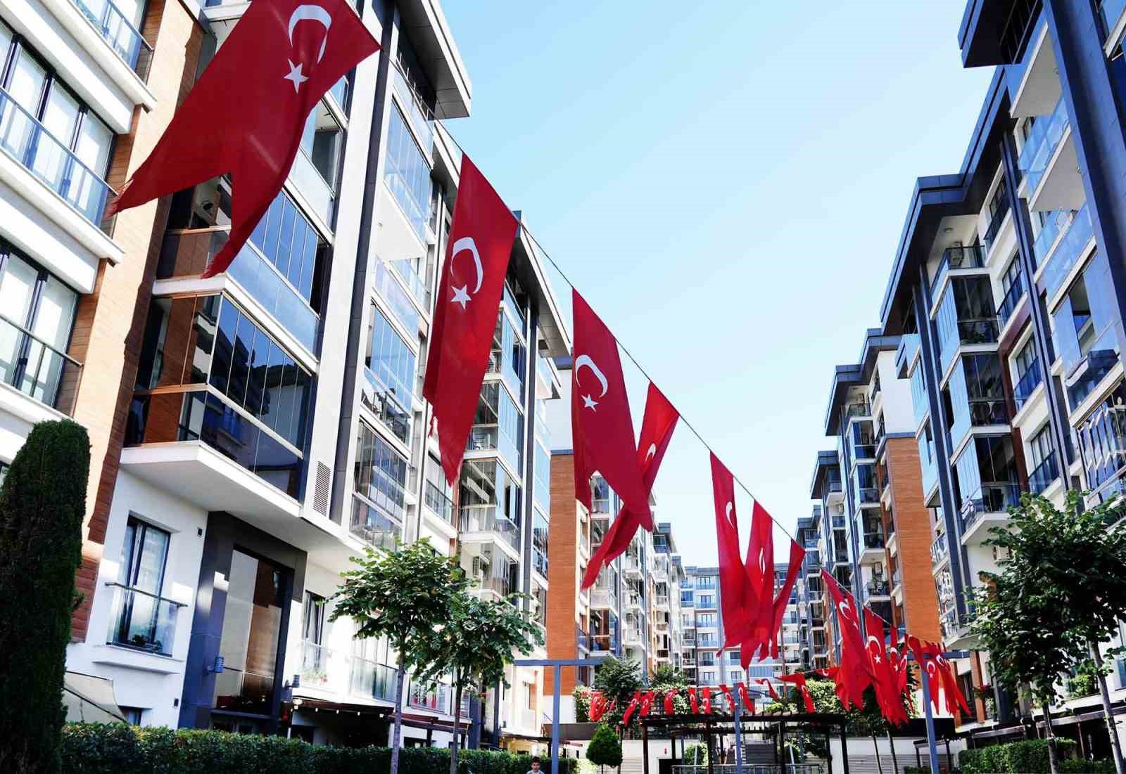 Bahçelievler Türk bayraklarıyla donatıldı