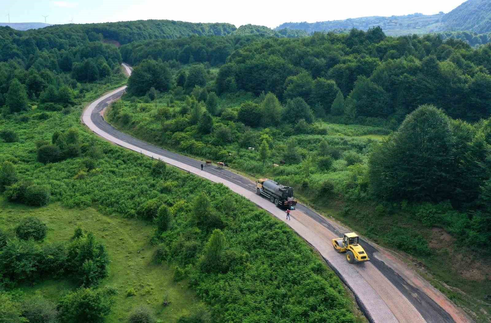 Ordu’dan Tokat’a bağlantı sağlayan yola sıcak asfalt konforu