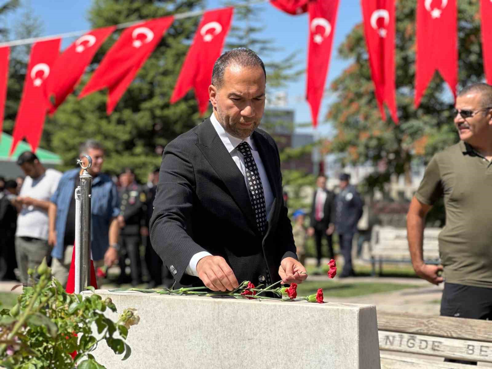 Başkan Özdemir: "O karanlık gecede sadece darbe girişimi engellenmedi"