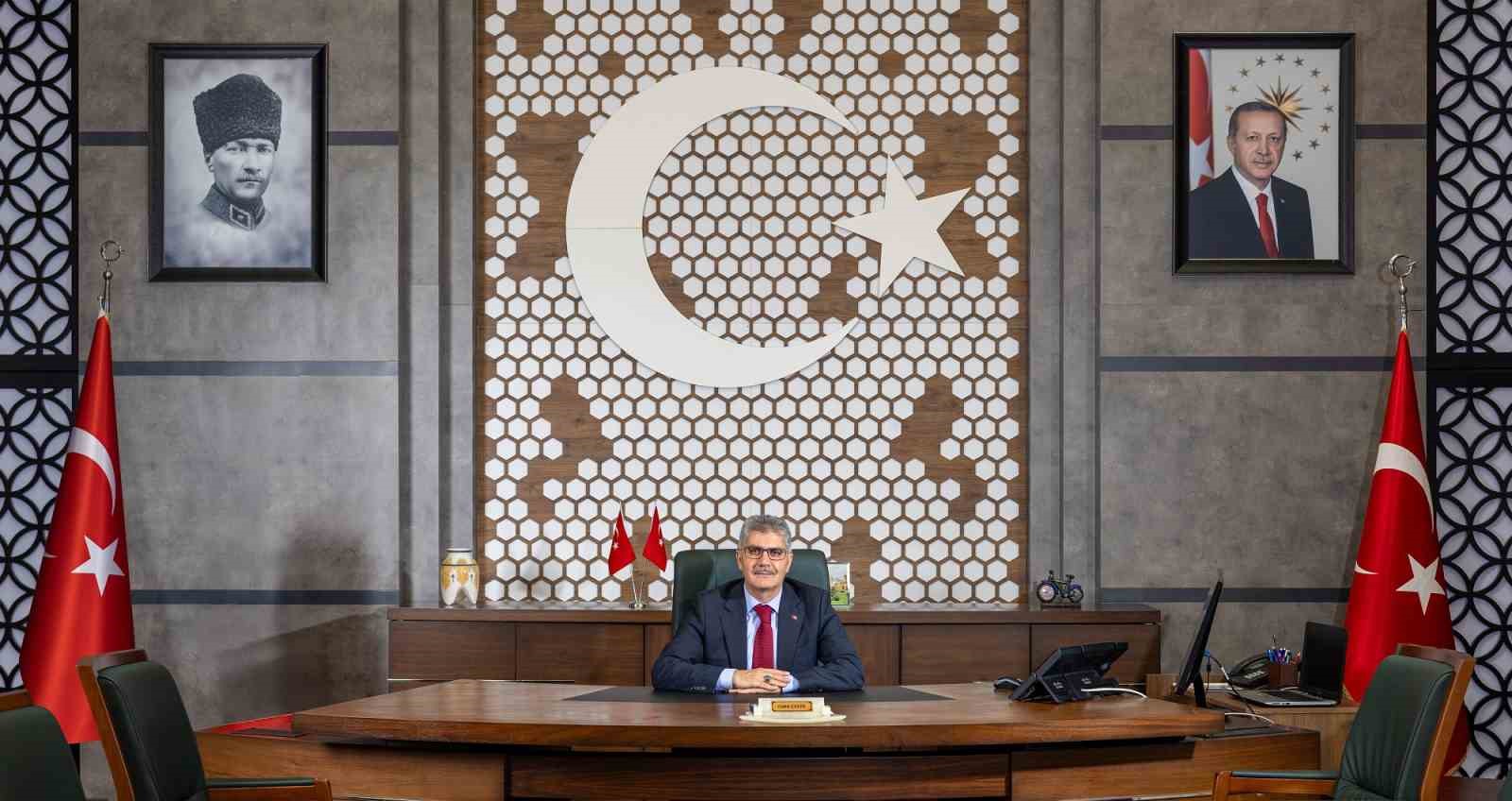 Vali Cahit Çelik: "15 Temmuz, milletimizin kararlılığının ve cesaretinin sembolüdür"