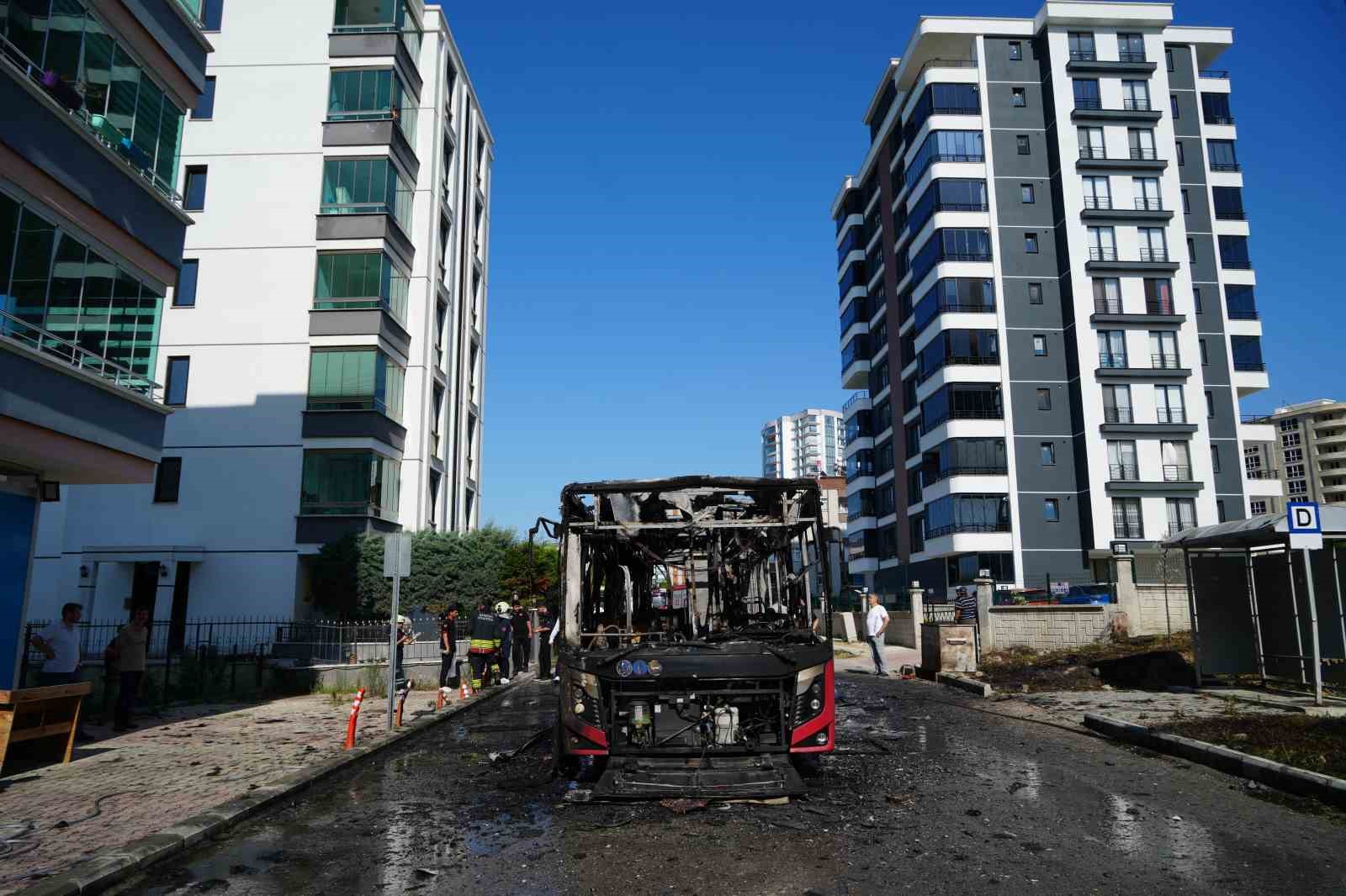 Samsun&rsquo;da belediye otob&uuml;s&uuml; alevlere teslim oldu
