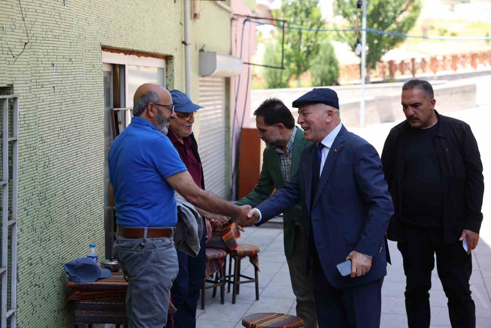 Başkan Sekmen ve U&ccedil;ar&rsquo;dan saha gezisi
