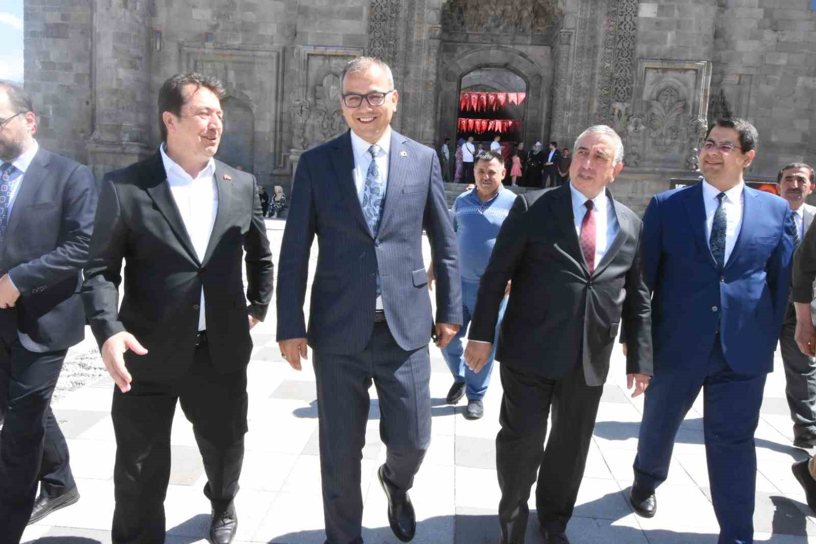 Tarihe tanık fotoğraflar sergide
