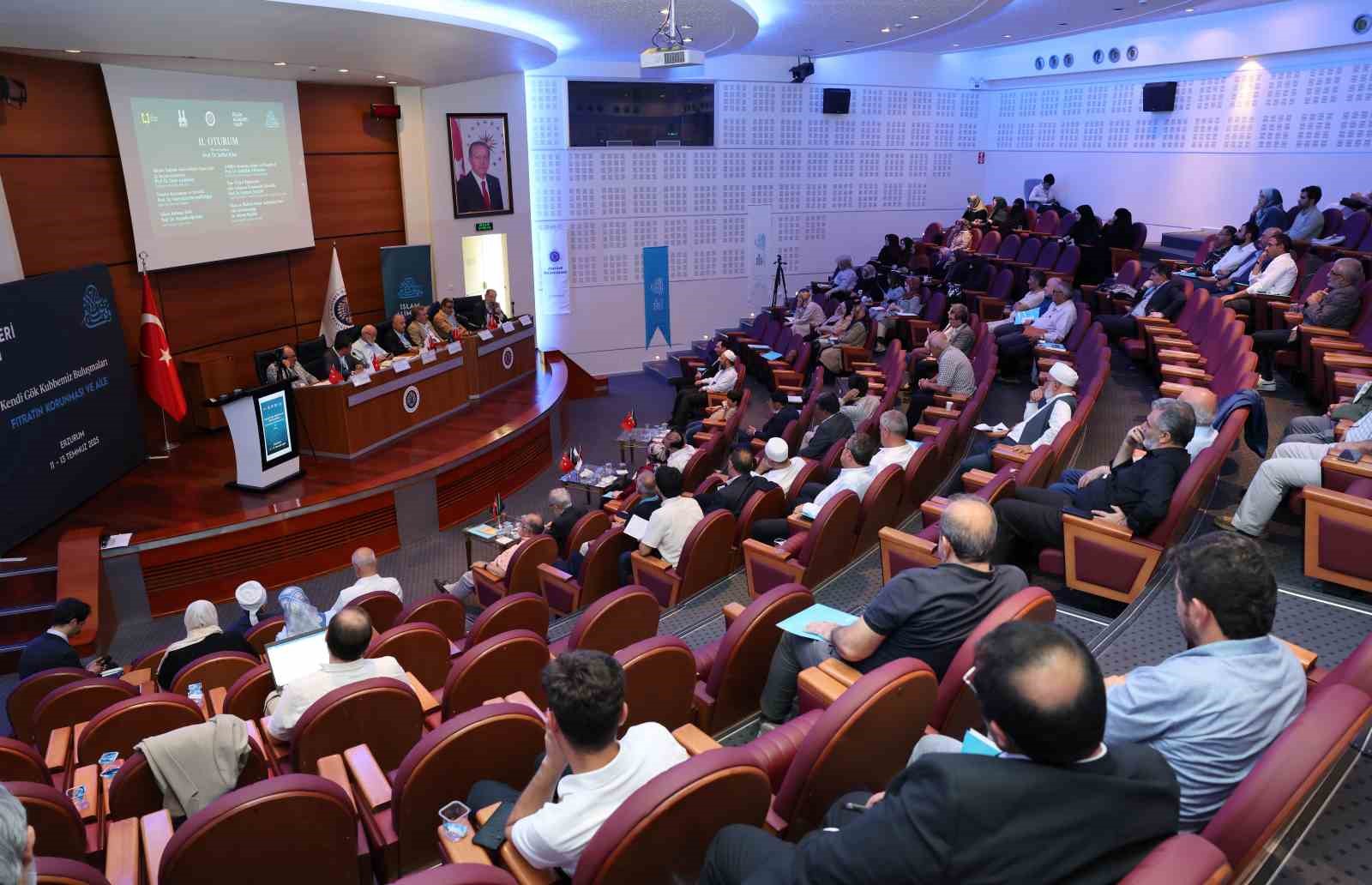 "Fıtratın korunması ve aile" temalı çalıştay Atatürk Üniversitesi ev sahipliğinde gerçekleştirildi