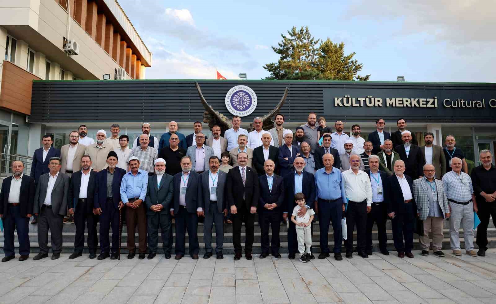 "Fıtratın korunması ve aile" temalı &ccedil;alıştay Atat&uuml;rk &Uuml;niversitesi ev sahipliğinde ger&ccedil;ekleştirildi
