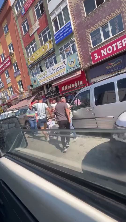 Karabük’te tornavidalı saldırı girişimi kamerada