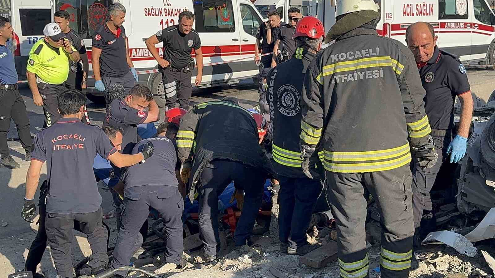 Kocaeli’de korkunç kaza: 5 kişi hayatını kaybetti