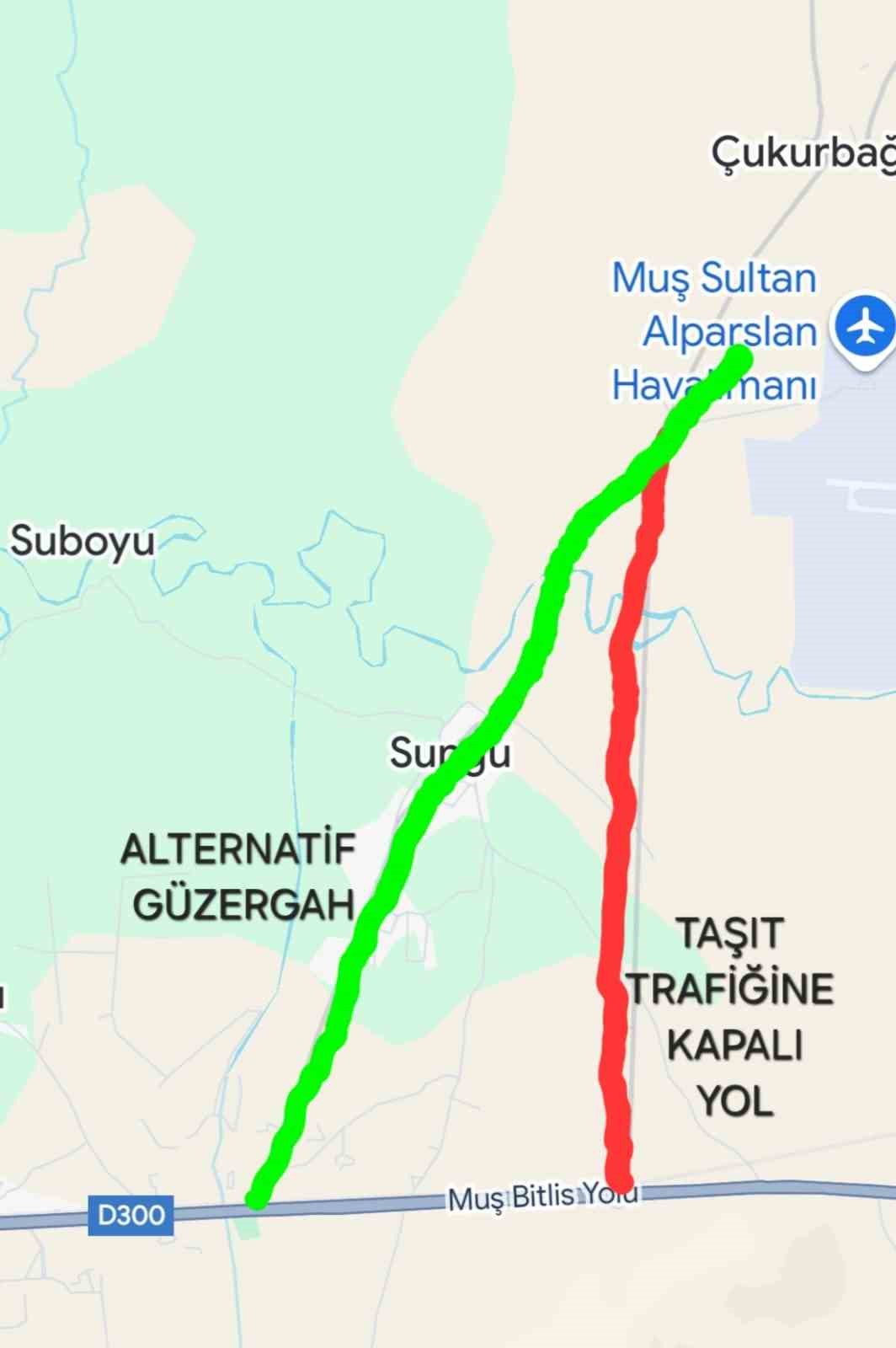 Muş-Havalimanı yolu, yol &ccedil;alışması nedeniyle trafiğe kapatıldı
