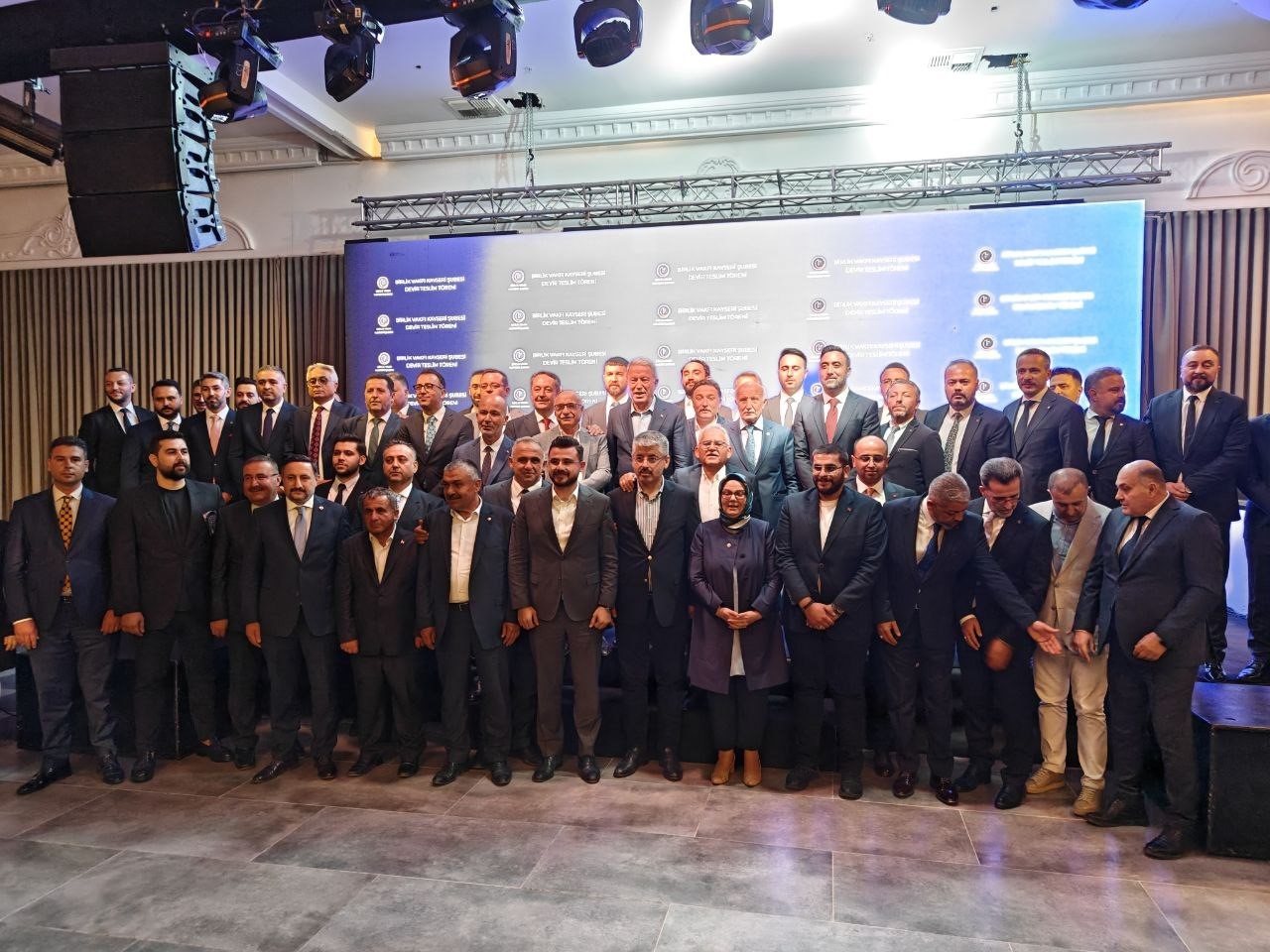 Hulusi Akar: "Biz ter&ouml;r&uuml;, ter&ouml;risti unutmadık fakat bunu bitirmemiz lazım diyoruz"
