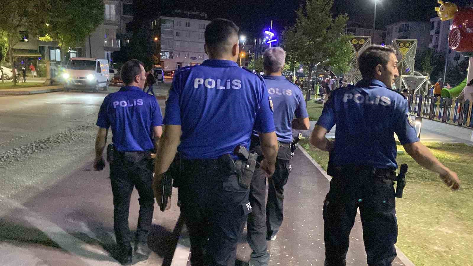 Aksaray&rsquo;da asayiş ekipleri park ve bah&ccedil;elerde kuş u&ccedil;urtmuyor
