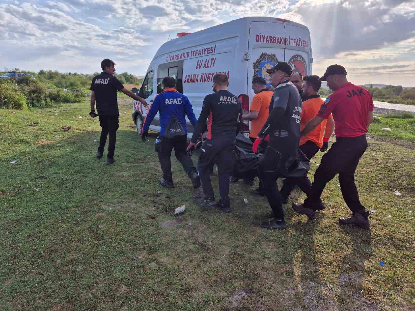 Kardeşini ve yakınını kurtarmak isterken nehirde kaybolan gencin cansız bedeni bulundu