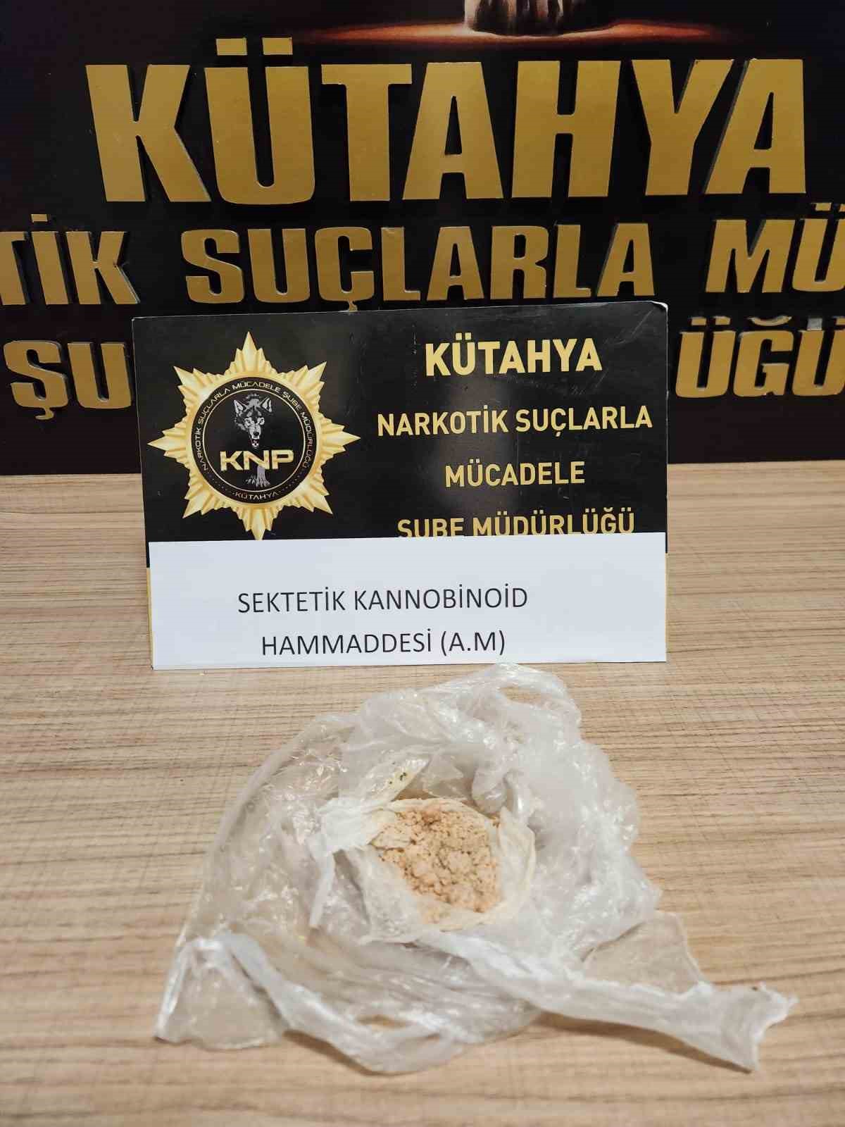Kütahya’da 23,68 gram bonzai hammaddesiyle yakalanan şüpheli tutuklandı