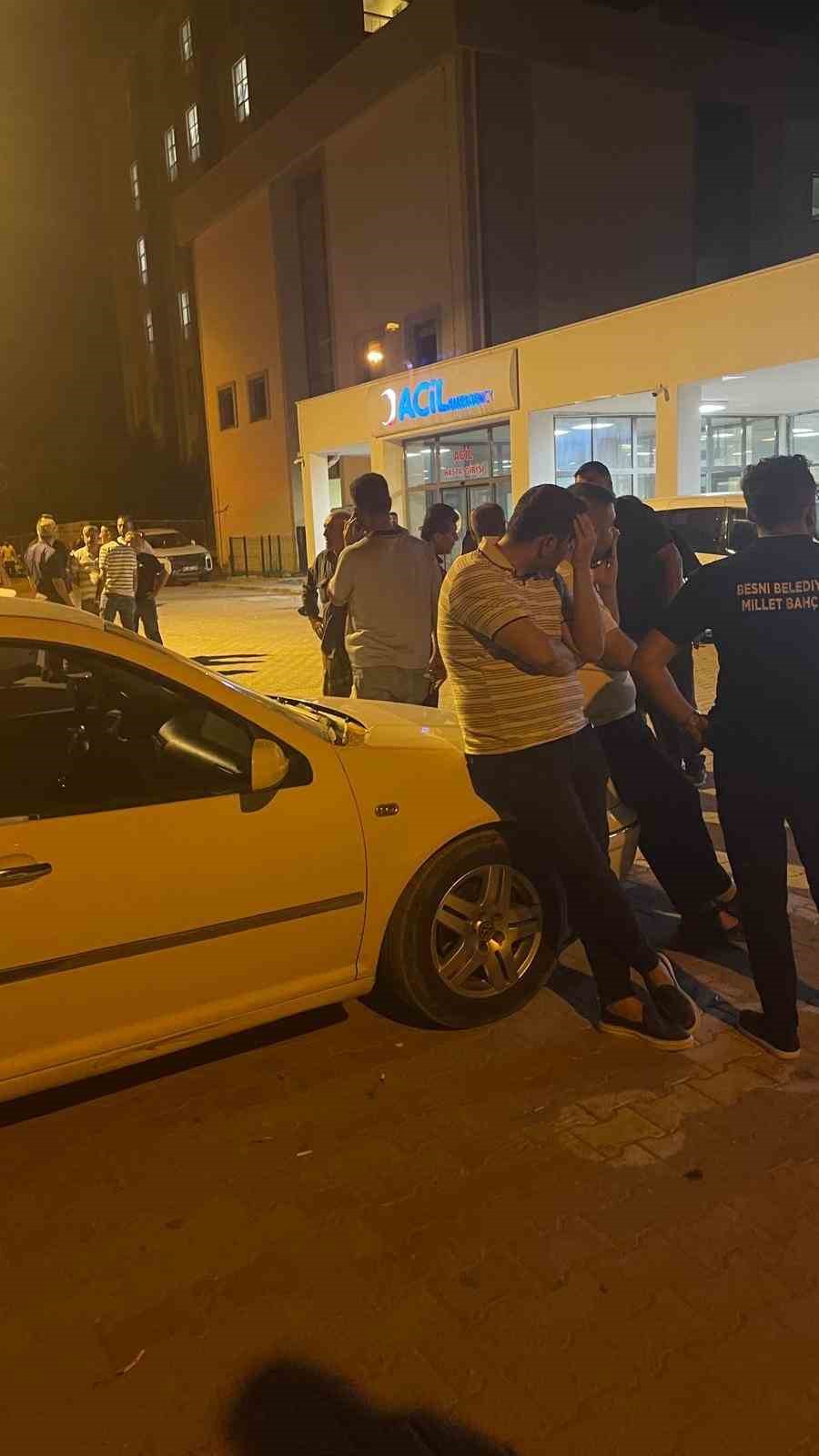 Besni&rsquo;de bı&ccedil;aklı kavga: 1 &ouml;l&uuml;
