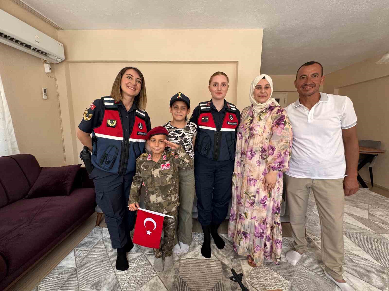 Jandarmadan anlamlı ziyaret
