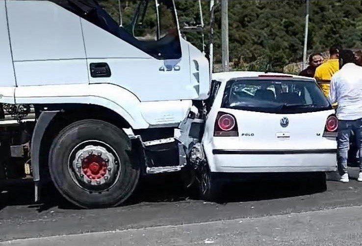 Bilecik’te tır ile otomobil çarpıştı: 1’i ağır 3 yaralı