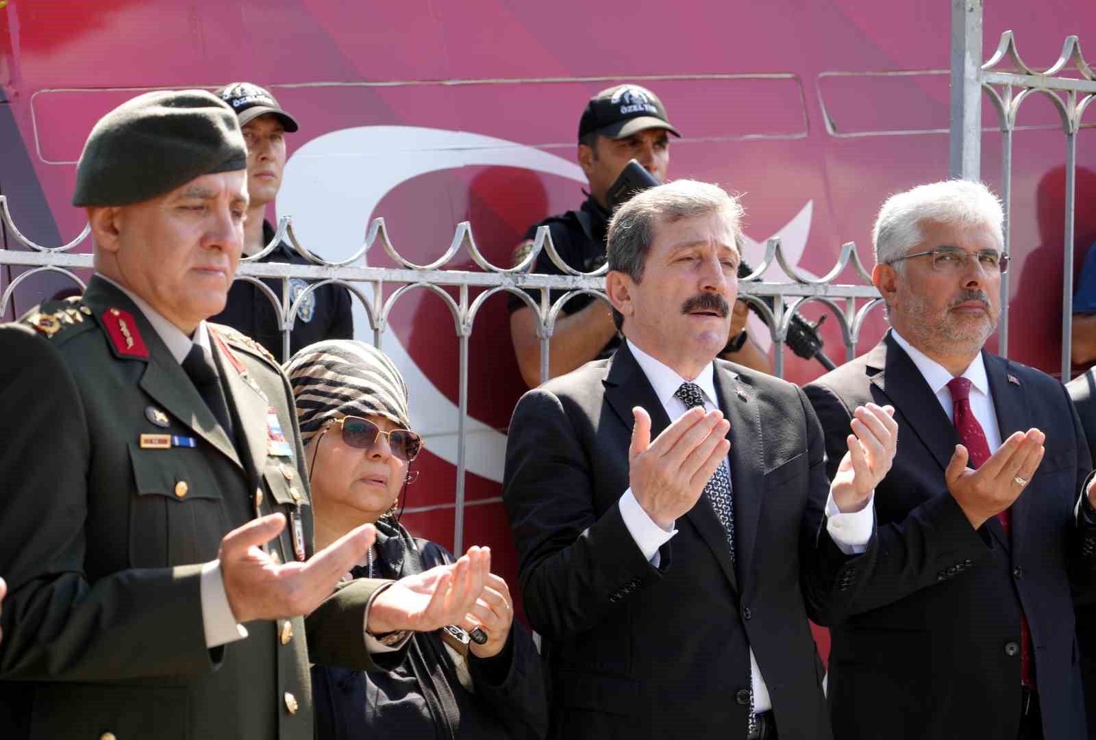 15 temmuz, Samsun’da şehitlikte anıldı