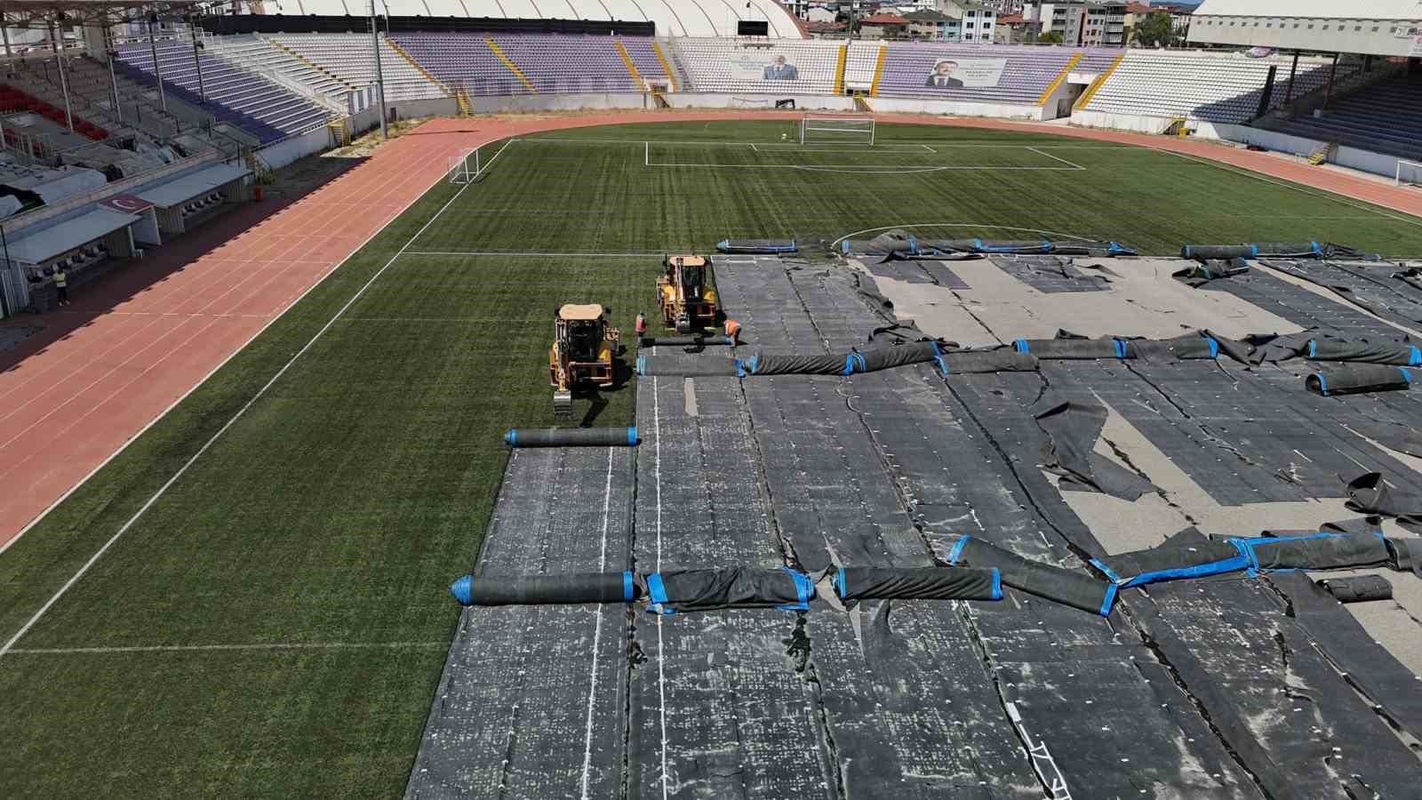 Alaettin Kurt Stadyumu’nda doğal çim dönemi başlıyor