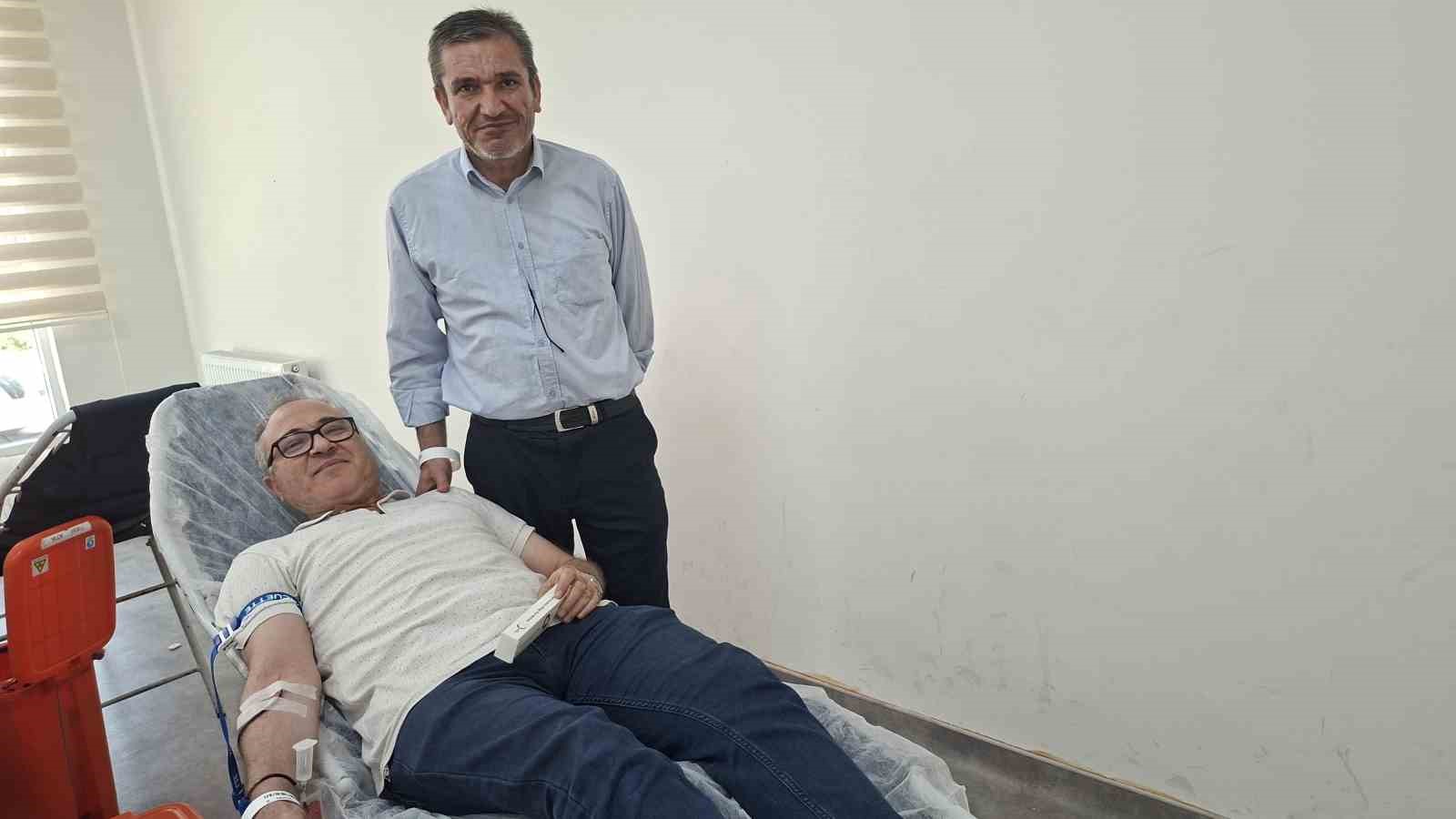 T&uuml;rk Kızılay&rsquo;dan kan bağışında bulunanlara şarj cihazı hediye
