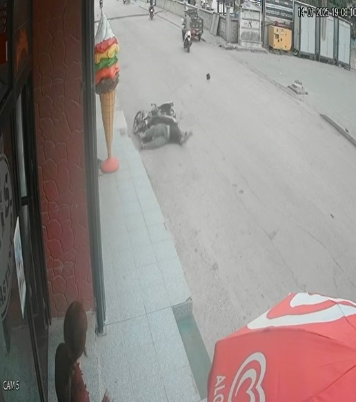 Elektrik hattı korunsun diye yapılan kasis, motosikletliyi hastanelik etti