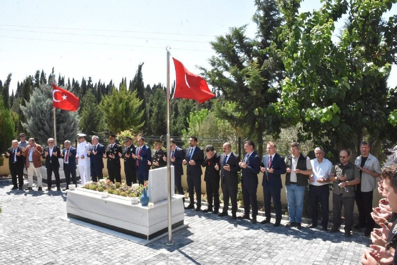 Edremit&rsquo;te 15 Temmuz etkinlikleri şehitlik ziyaretiyle başladı
