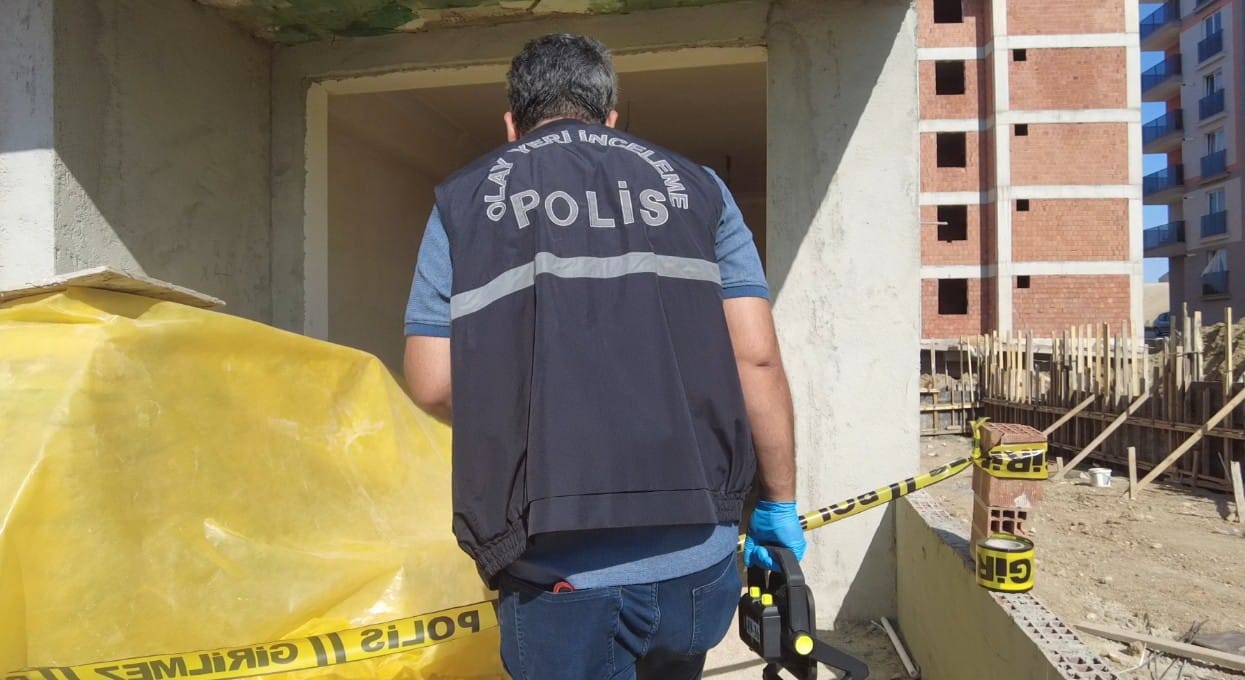 7’nci kattan düşen işçi hayatını kaybetti