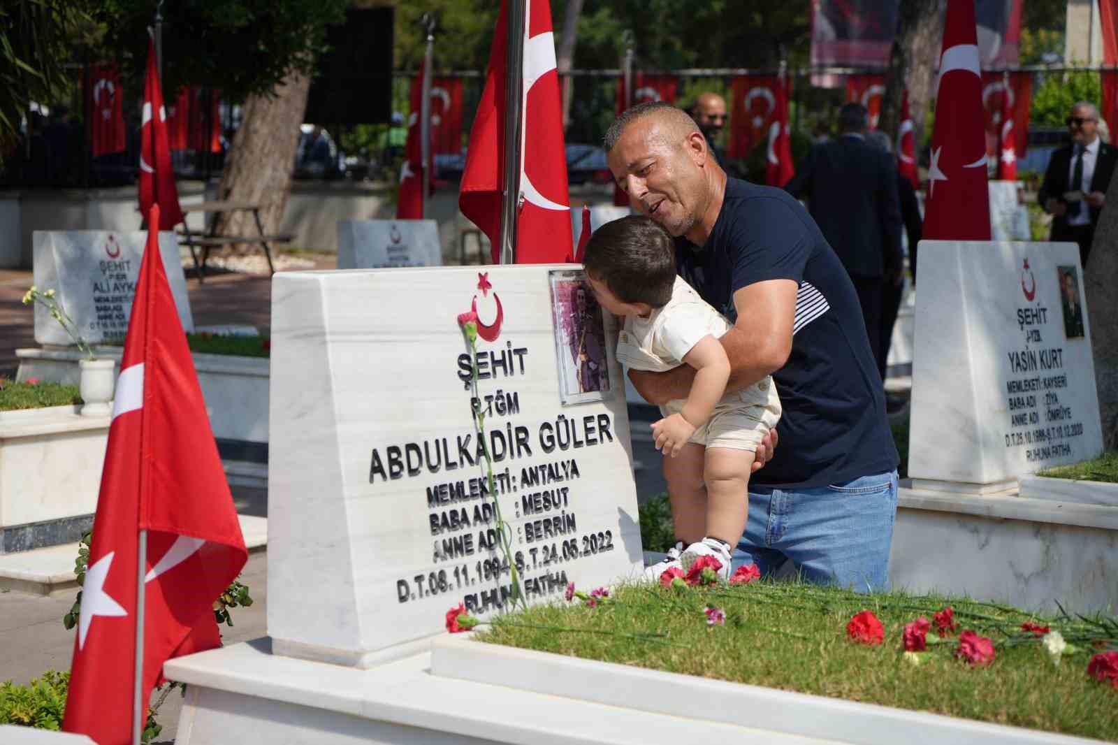 Antalya’da şehit annelerinin gözüyaşlı duaları 15 Temmuz’un acısını tazelendi