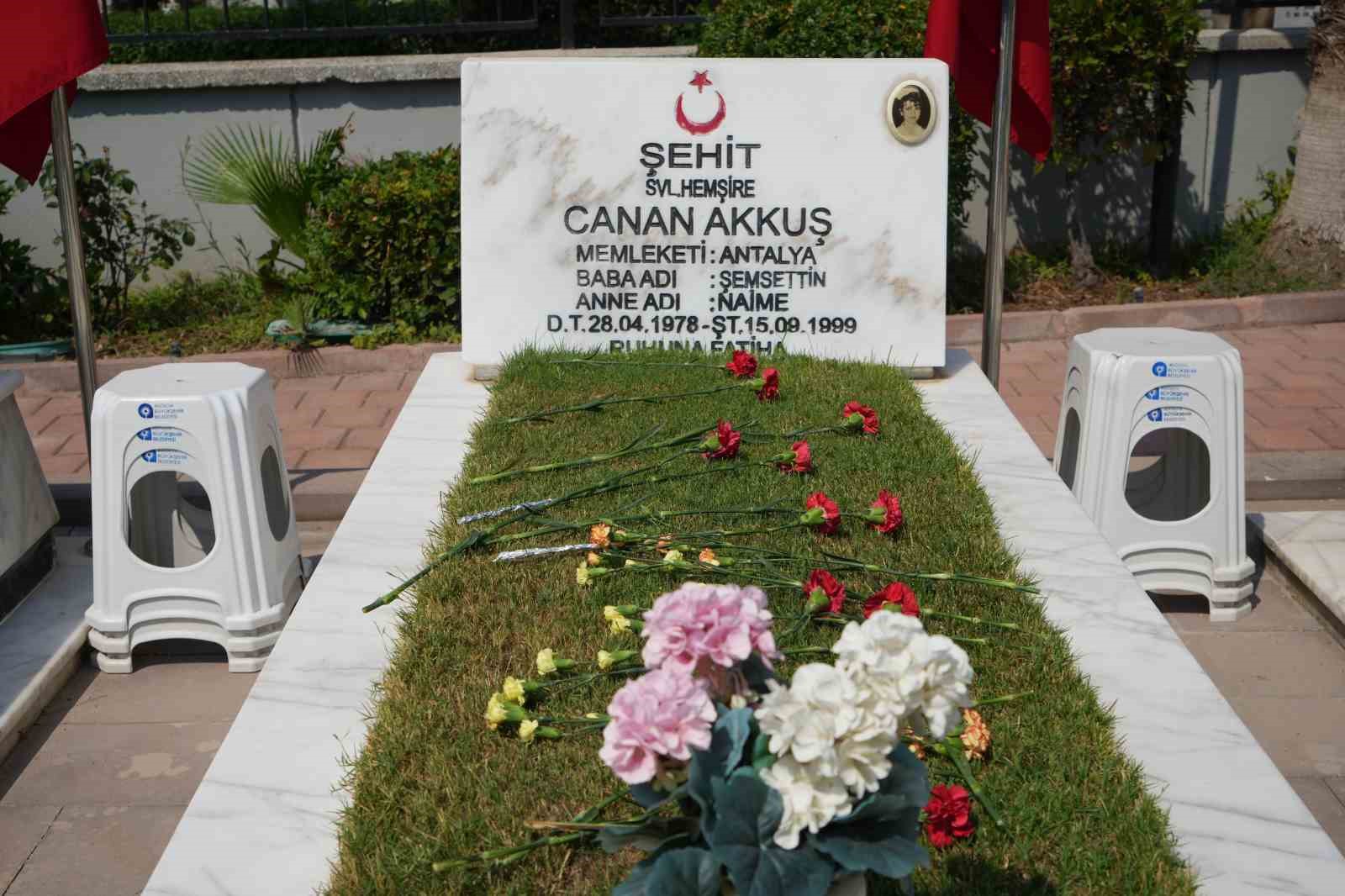 Antalya&rsquo;da şehit annelerinin g&ouml;z&uuml;yaşlı duaları 15 Temmuz&rsquo;un acısını tazelendi
