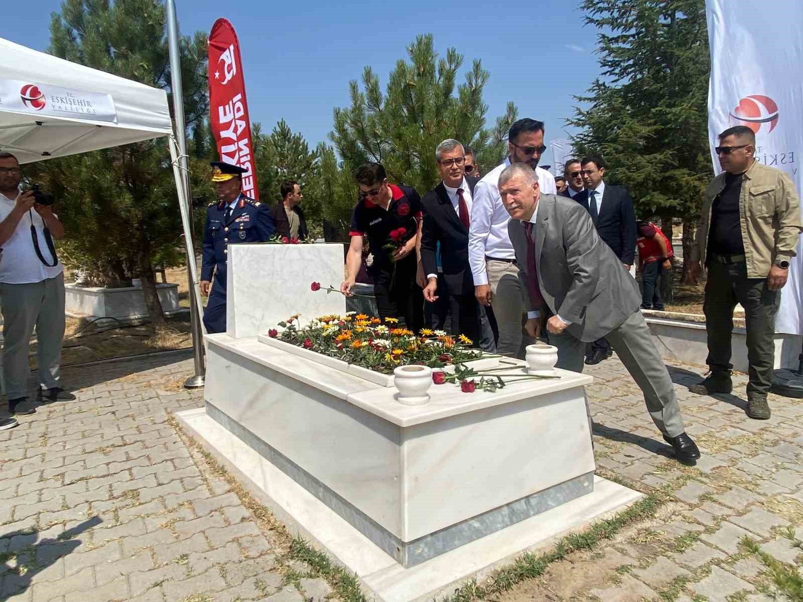 Şehit Fatih Dalgıç kabri başında dualarla anıldı