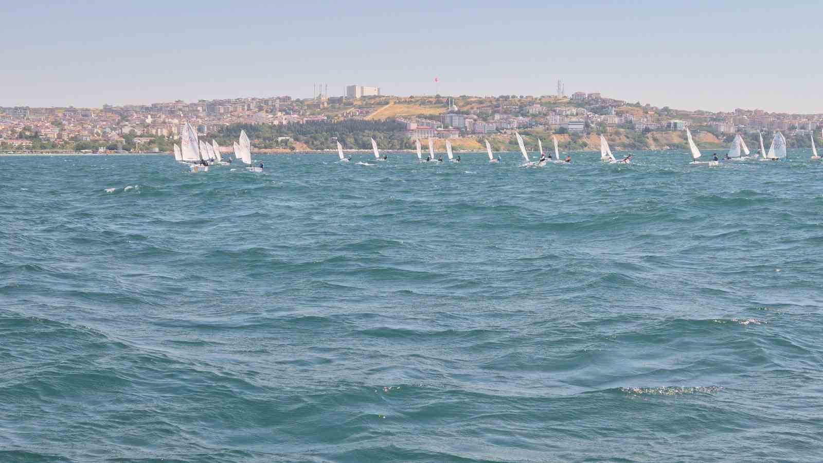 Tekirdağ&rsquo;da 15 Temmuz Demokrasi ve Milli Birlik G&uuml;n&uuml; yelken yarışları
