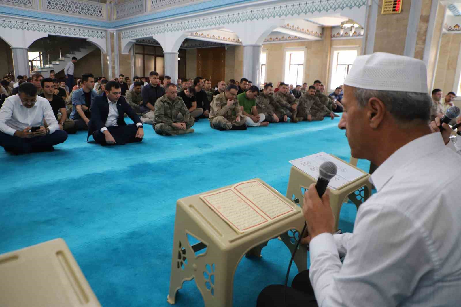 Hakkari’de 15 Temmuz şehitleri dualarla anıldı