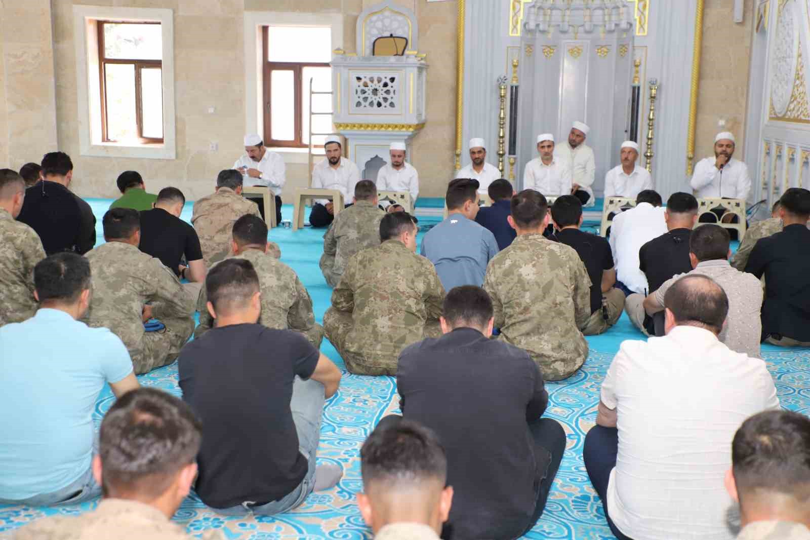 Hakkari&rsquo;de 15 Temmuz şehitleri dualarla anıldı
