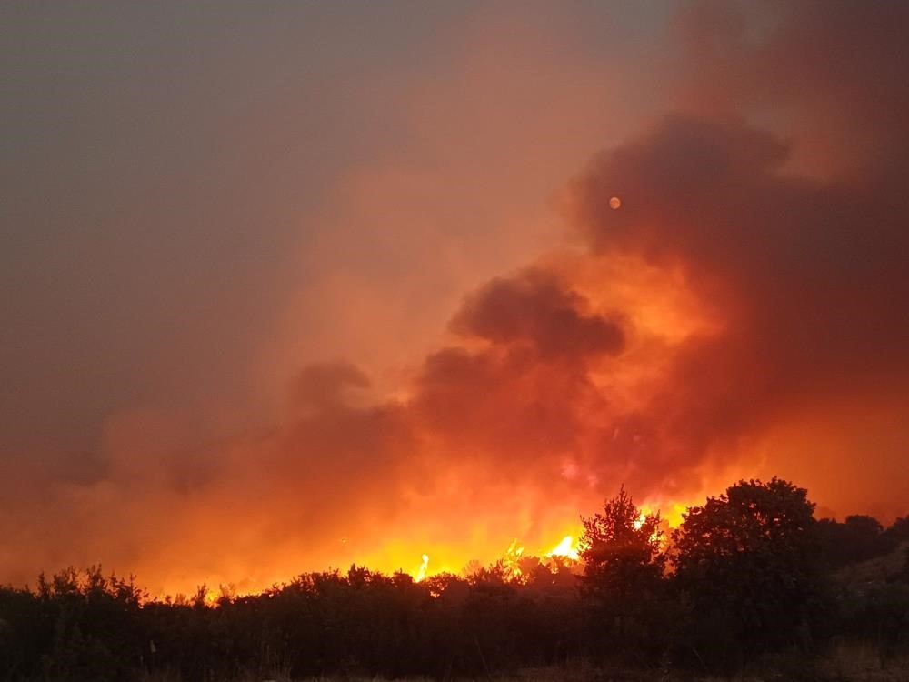 Salihli’de yangın alarmı
