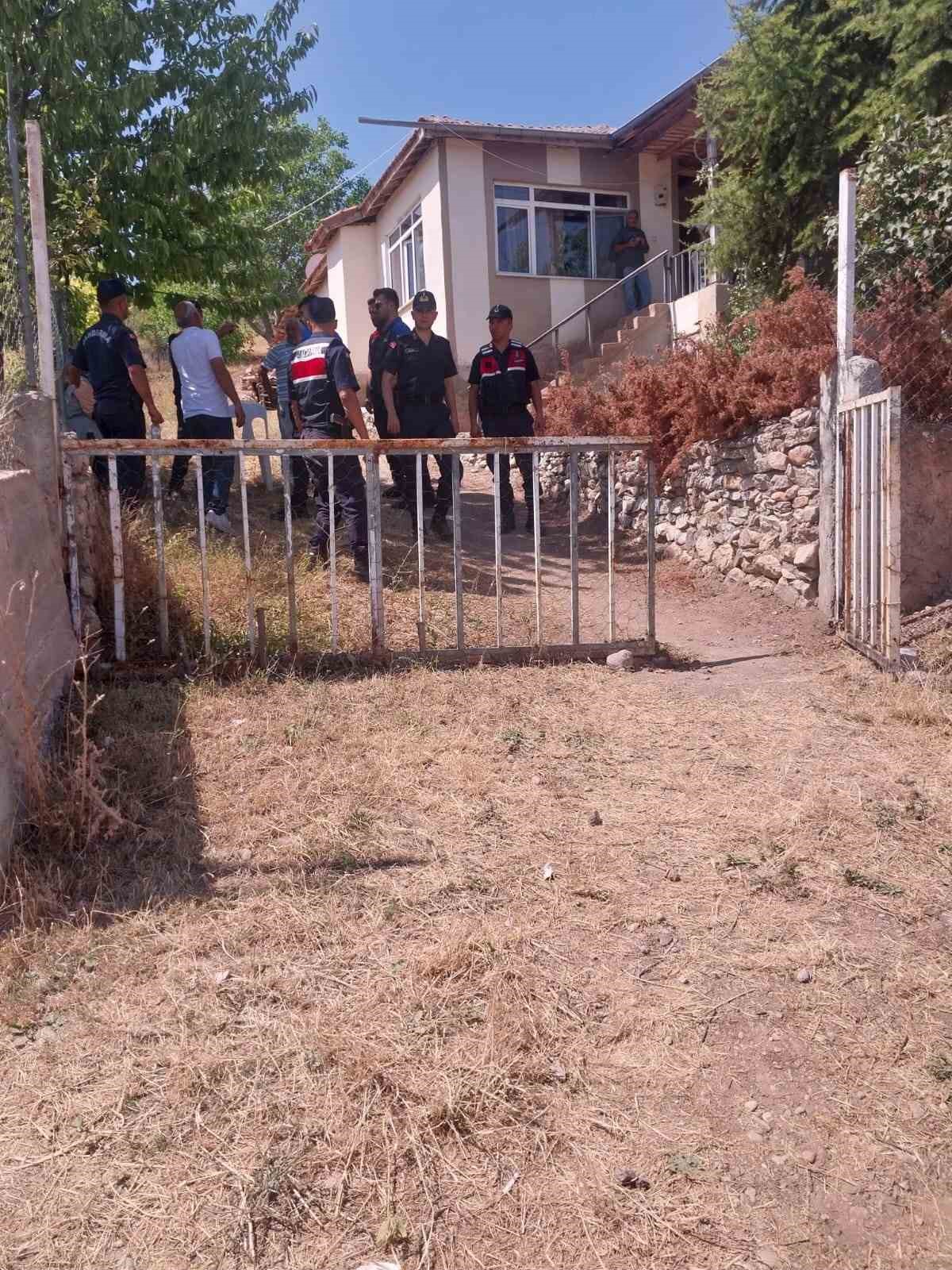 Aydıncık’taki kayıp vatandaş aranıyor
