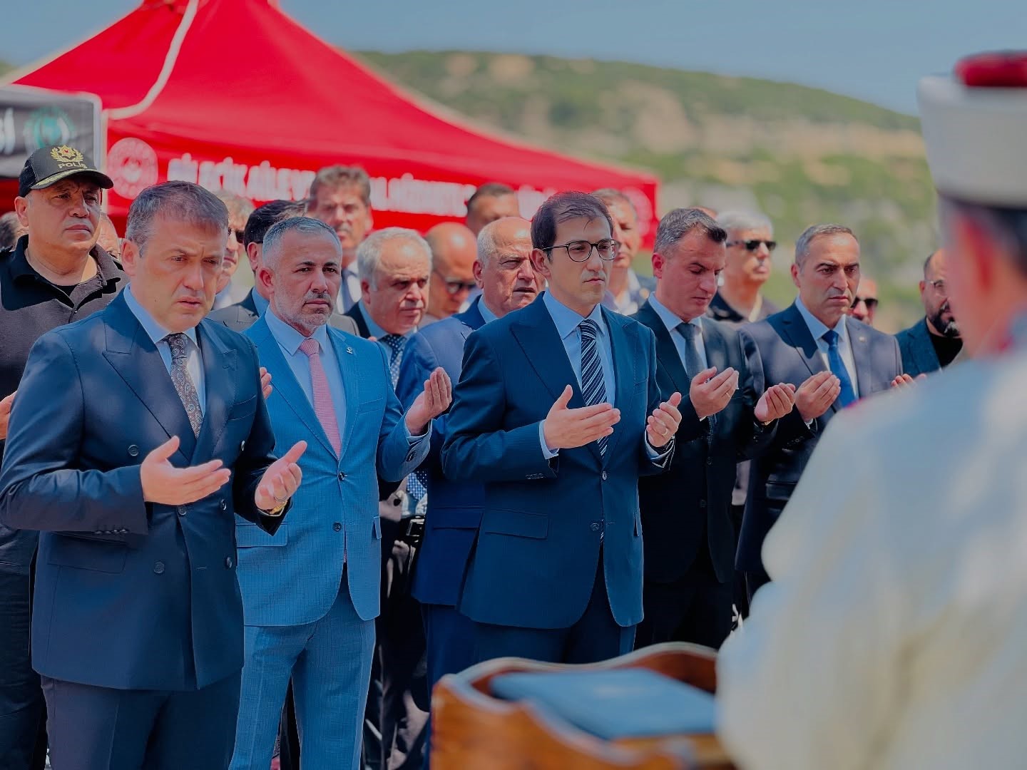 Bilecik&rsquo;te 15 Temmuz Demokrasi ve Mill&icirc; Birlik G&uuml;n&uuml; dolayısıyla şehitlik ziyaret edildi
