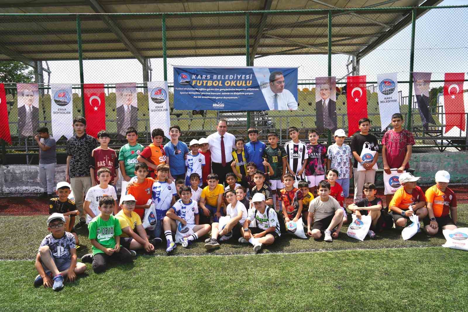 Kars Belediyesi Futbol Okulu açıldı
